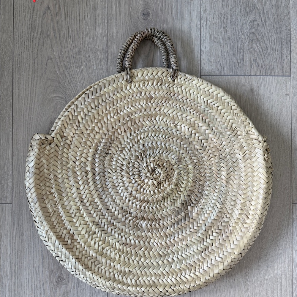 Elegant Woven Straw Tote Bag